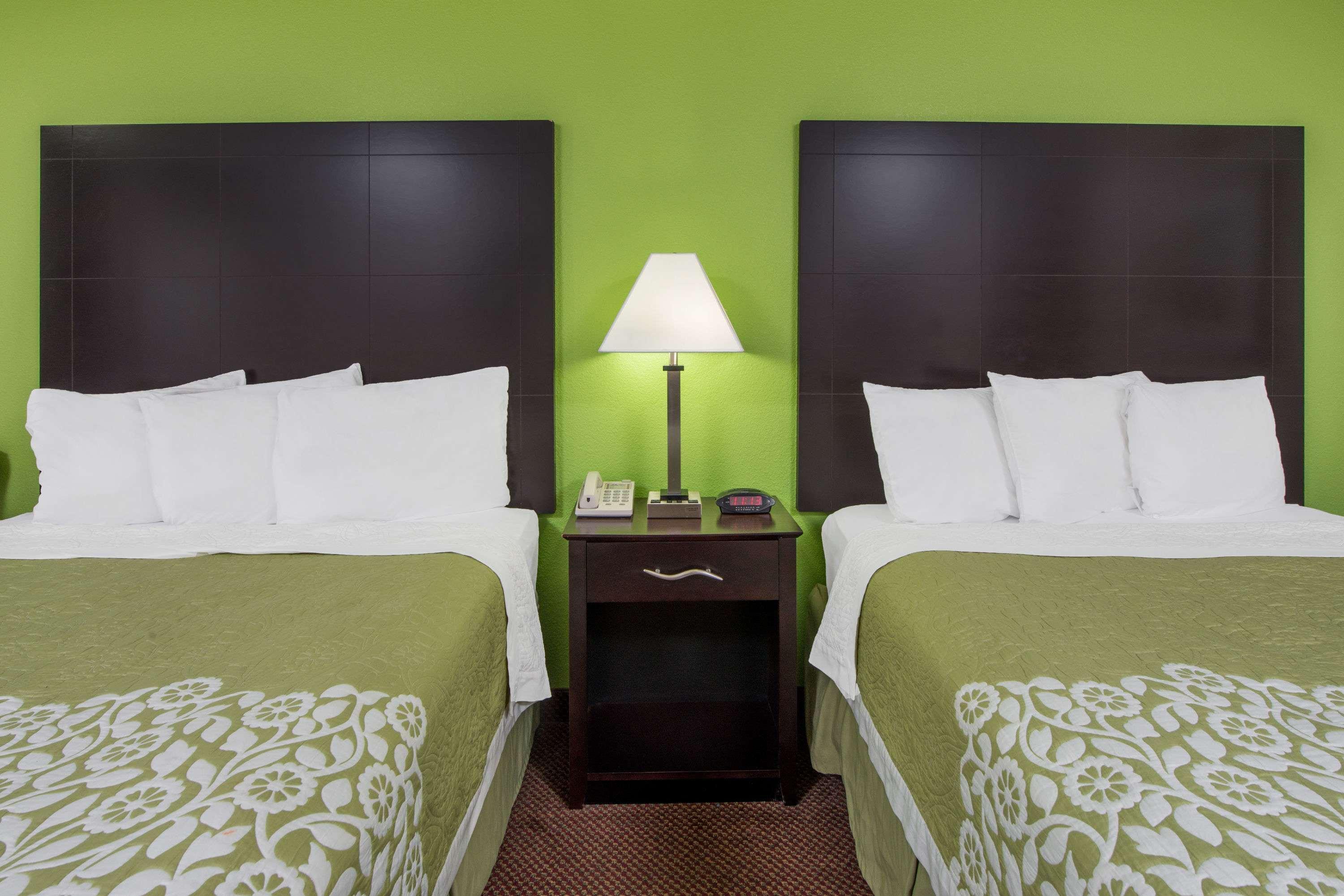Days Inn By Wyndham Calvert City - Paducah East Екстер'єр фото