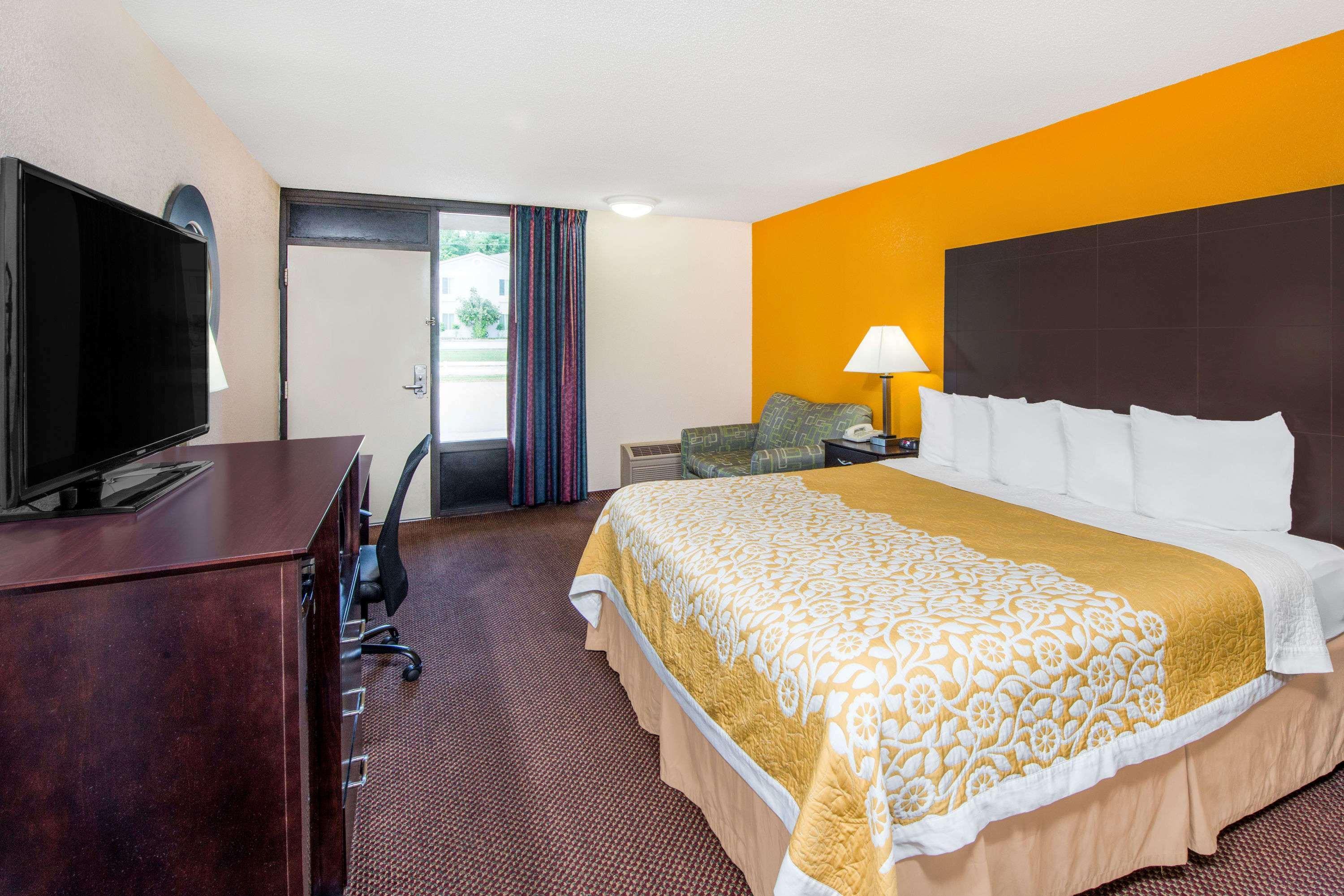 Days Inn By Wyndham Calvert City - Paducah East Екстер'єр фото