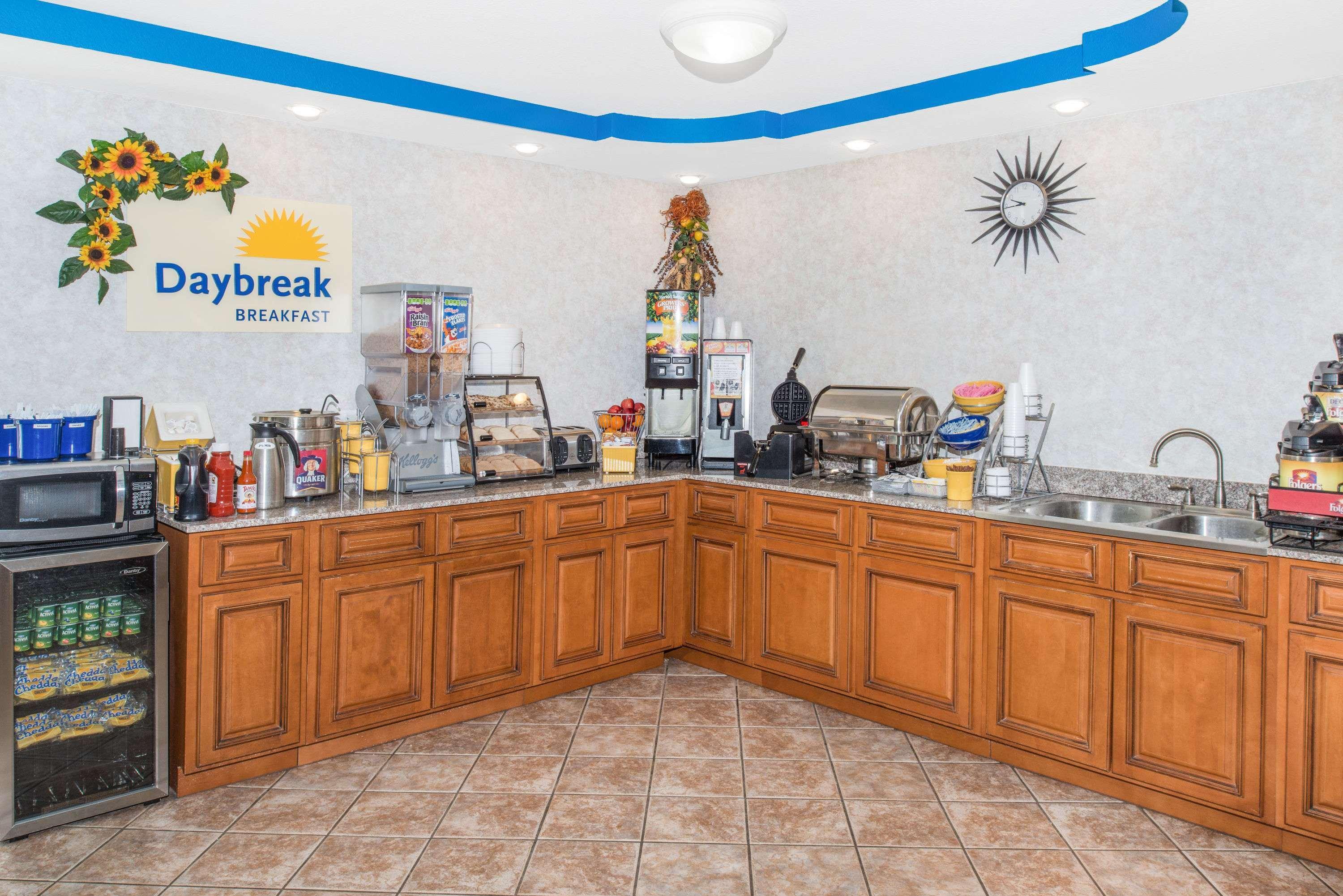 Days Inn By Wyndham Calvert City - Paducah East Екстер'єр фото