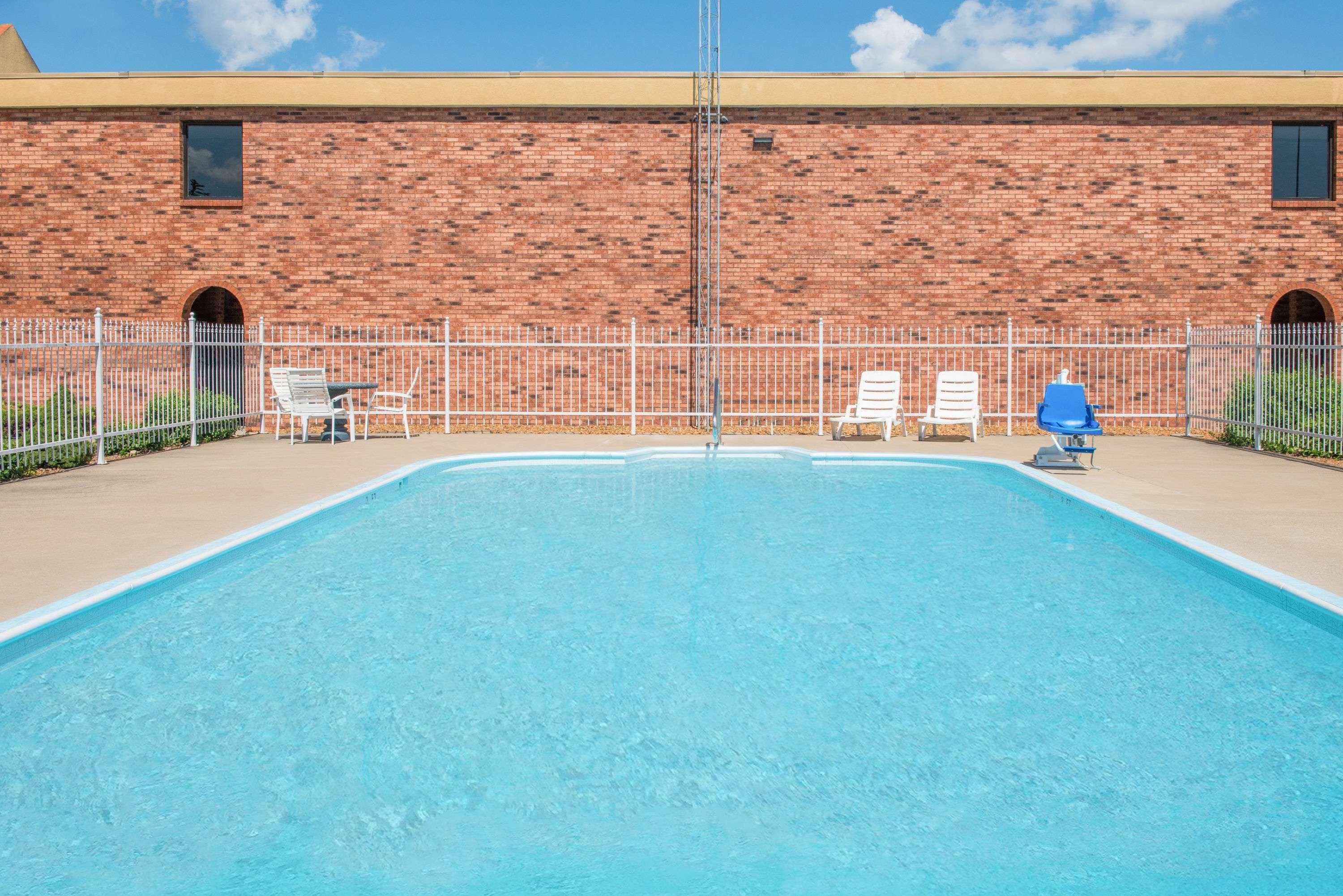 Days Inn By Wyndham Calvert City - Paducah East Екстер'єр фото